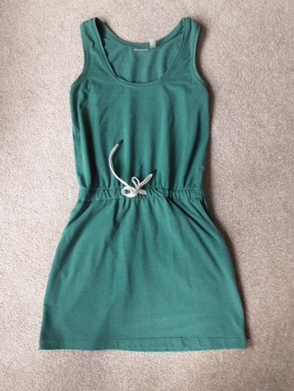 Zella Green Sleeveless Drawstring Waist Mini Travel Dress